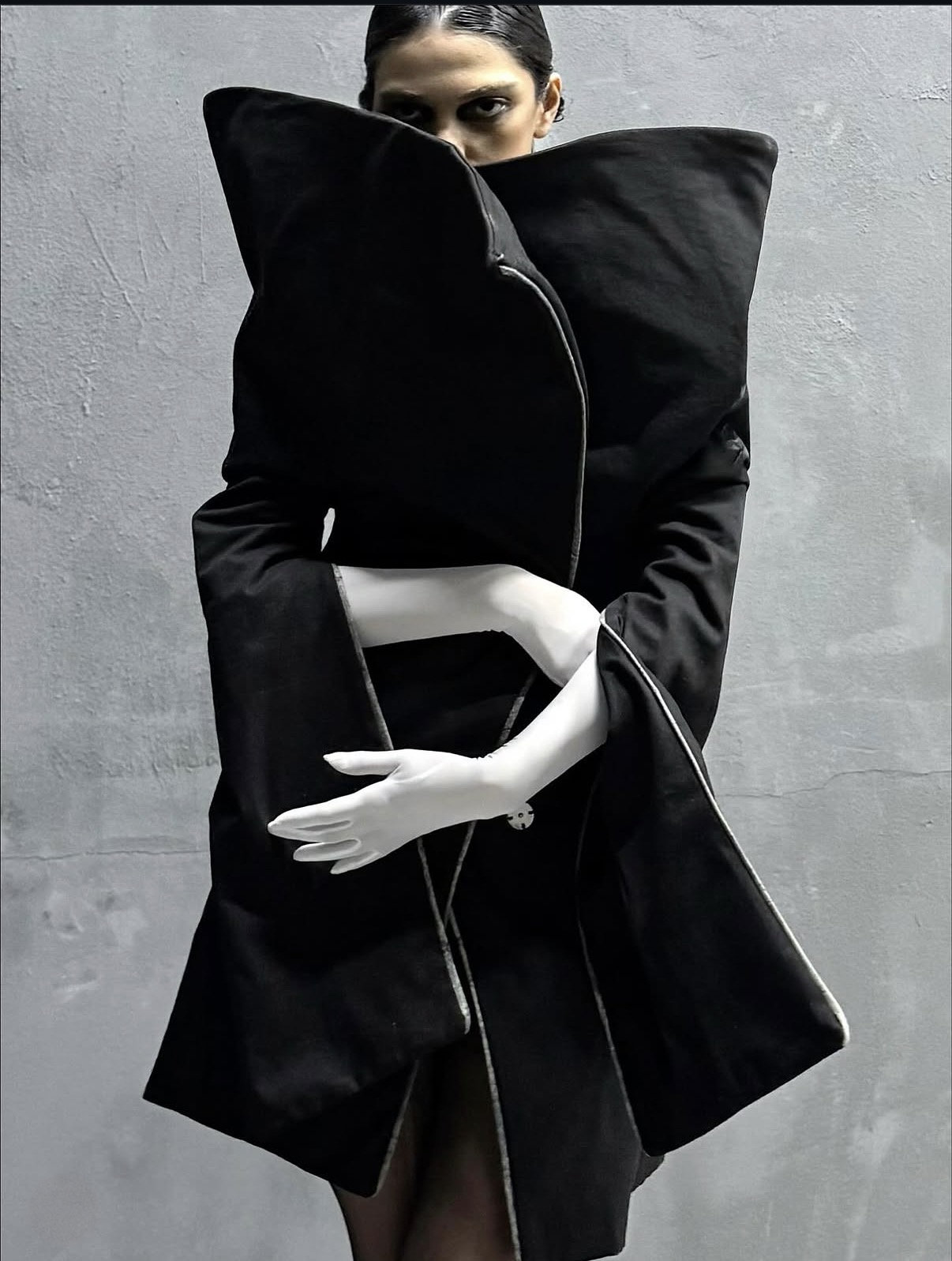 SUEZN black sculptural coat